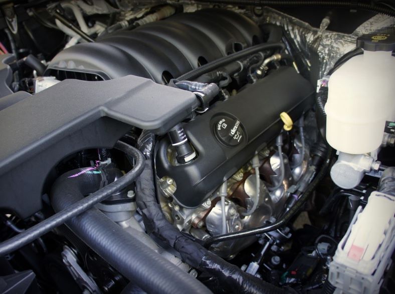 GMC Suburban 1500 Engine