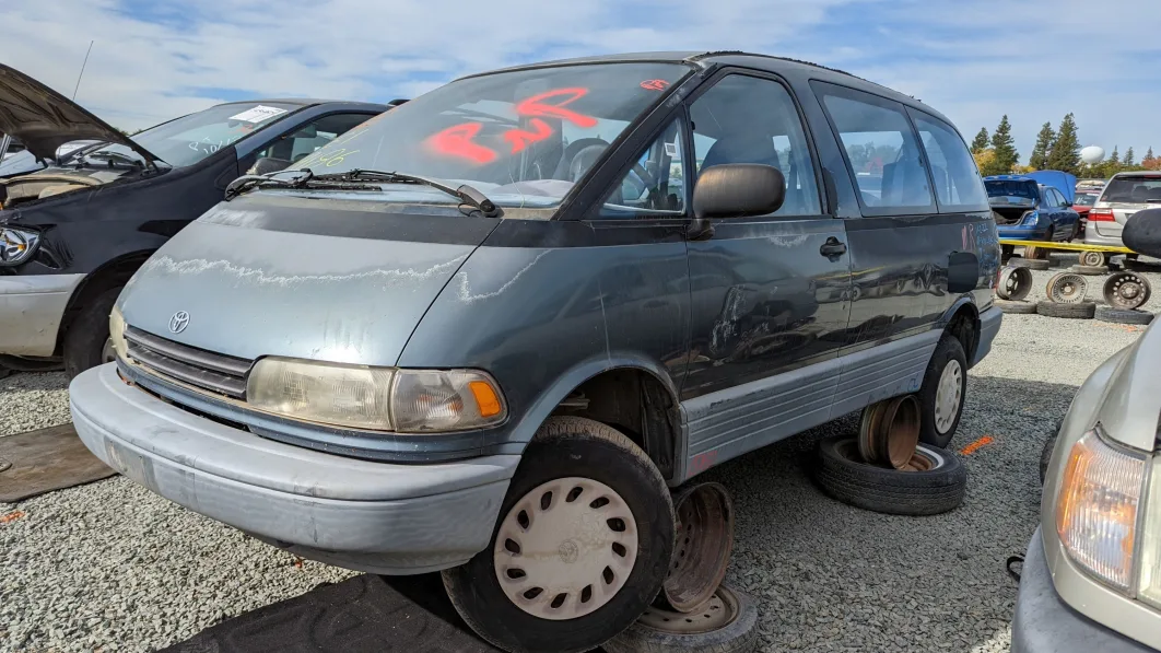 Junkyard Gem: 1991 Toyota Previa with 337,178 miles