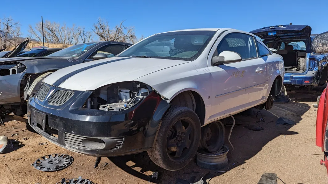 Junkyard Gem: 2008 Pontiac G5 Coupe