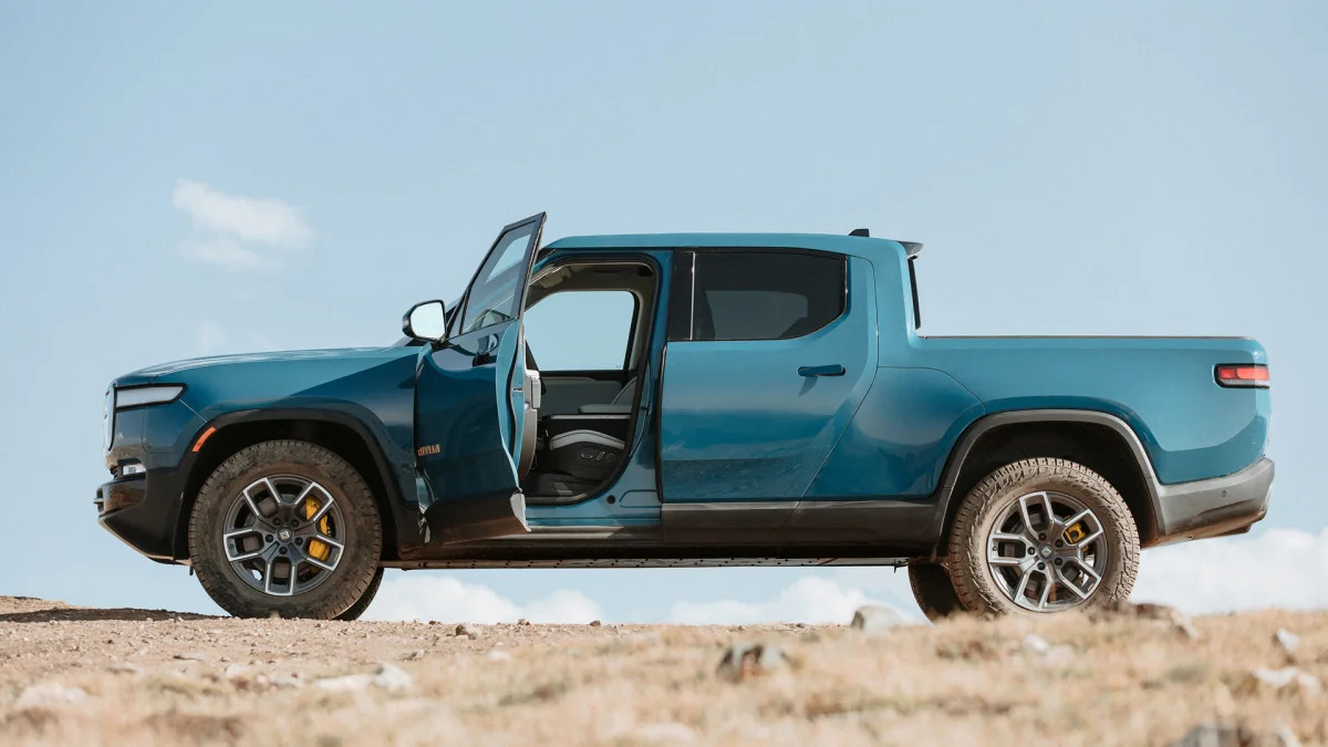 2023 Rivian R1T and R1S add range; quad-motor Max pack gets further away