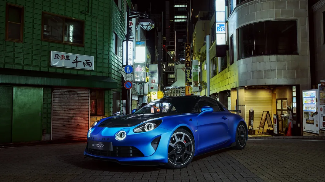 Alpine talking to AutoNation U.S. dealerships for sales and service