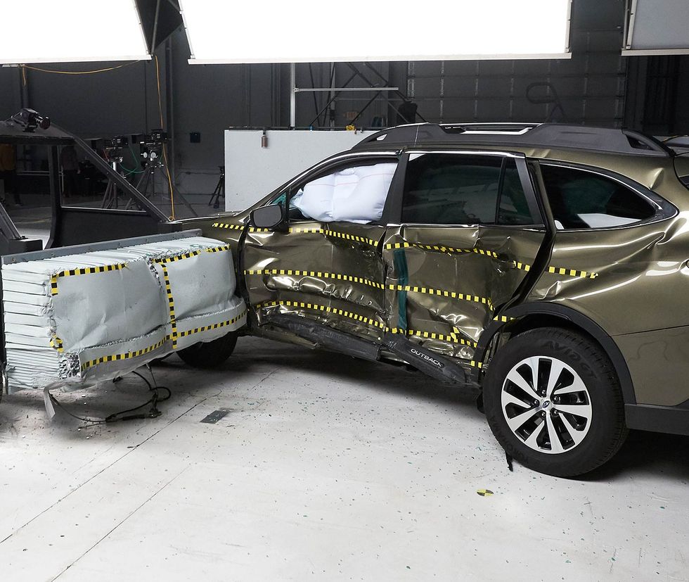 New IIHS Side-Impact Crash Test Shows Troubling Sedan, Wagon Results