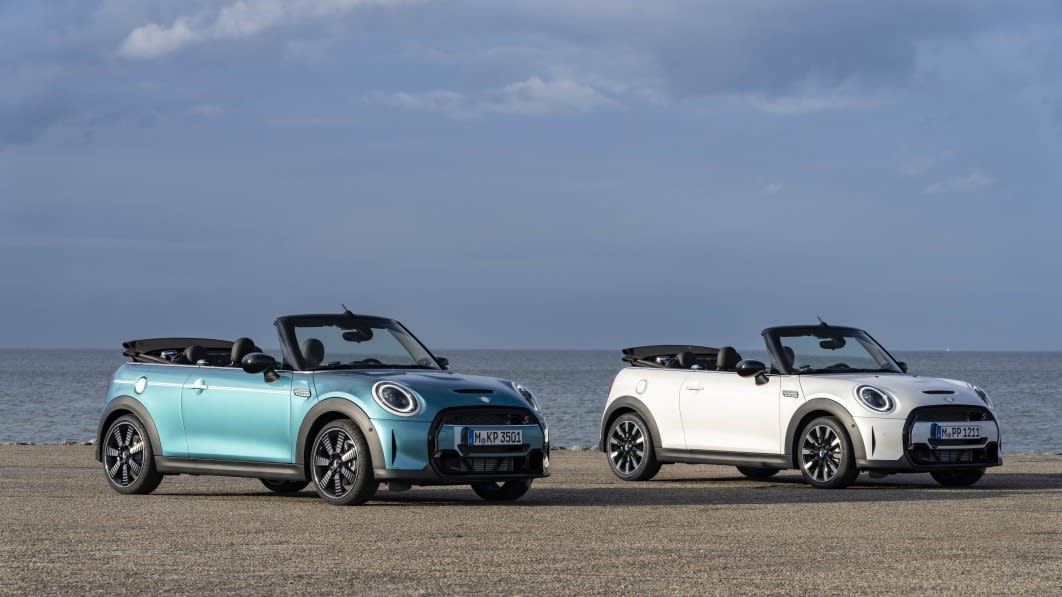 More stick shift models added to MINIs 2024 lineup