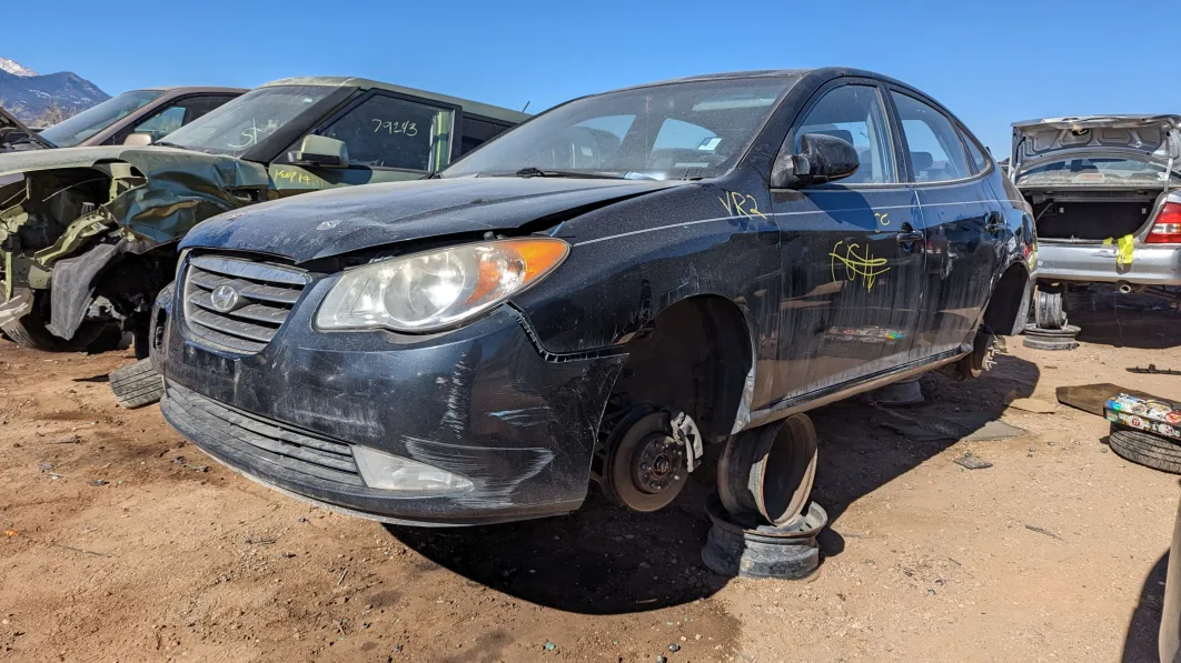 Junkyard Gem: 2009 Hyundai Elantra with manual transmission