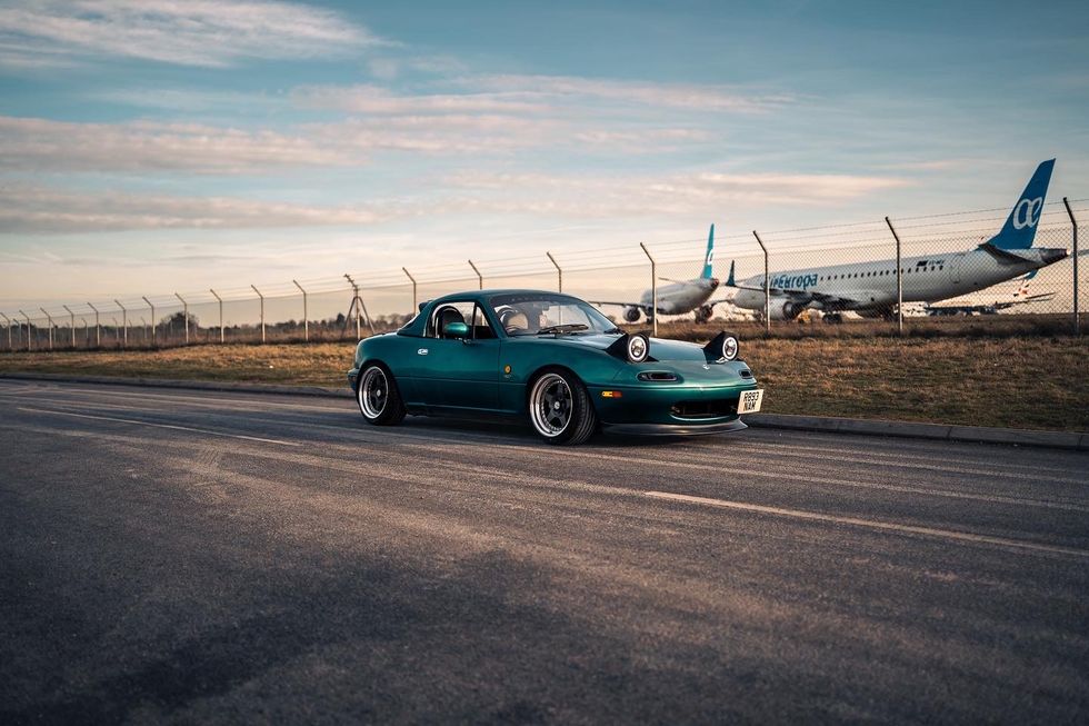 TikTok Creator Gives His 1998 Mazda Miata a Nintendo Wii Steering Wheel