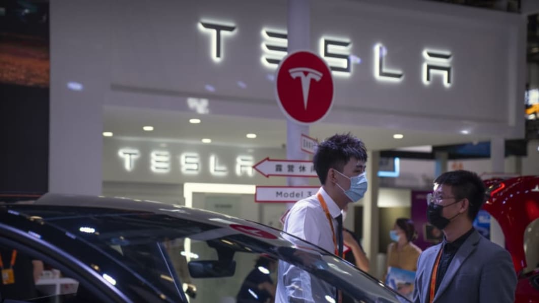 Tesla stock rout accelerates over recall, Covid in China, Twitter chaos