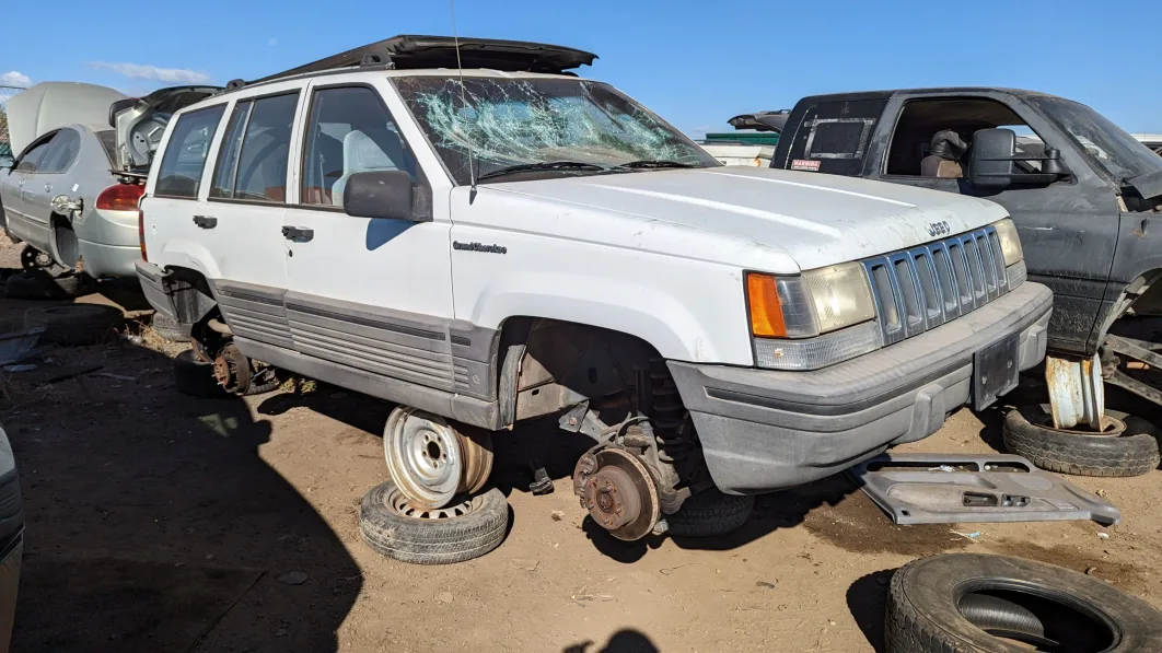 Junkyard Gem: 1993 Jeep Grand Cherokee Laredo 4x4