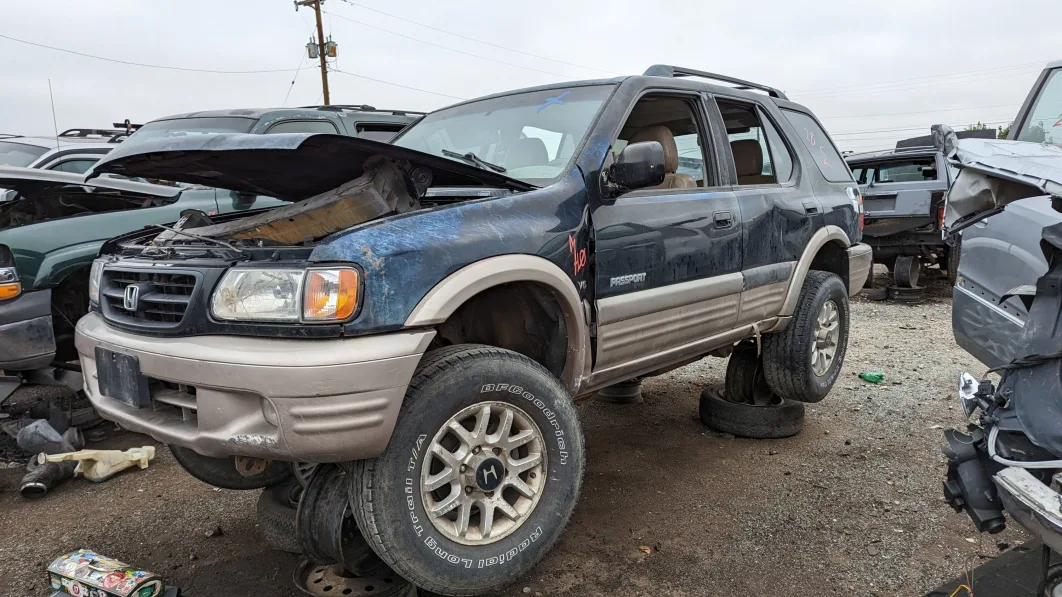 Junkyard Gem: 2000 Honda Passport 4WD