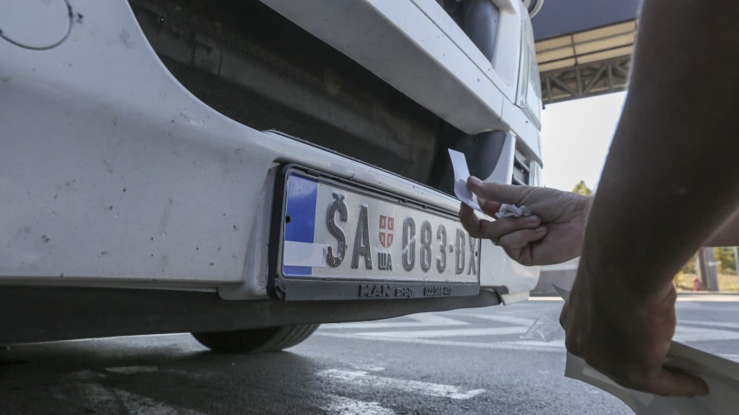 Kosovo backs off from Serb car plate rule after West warnings
