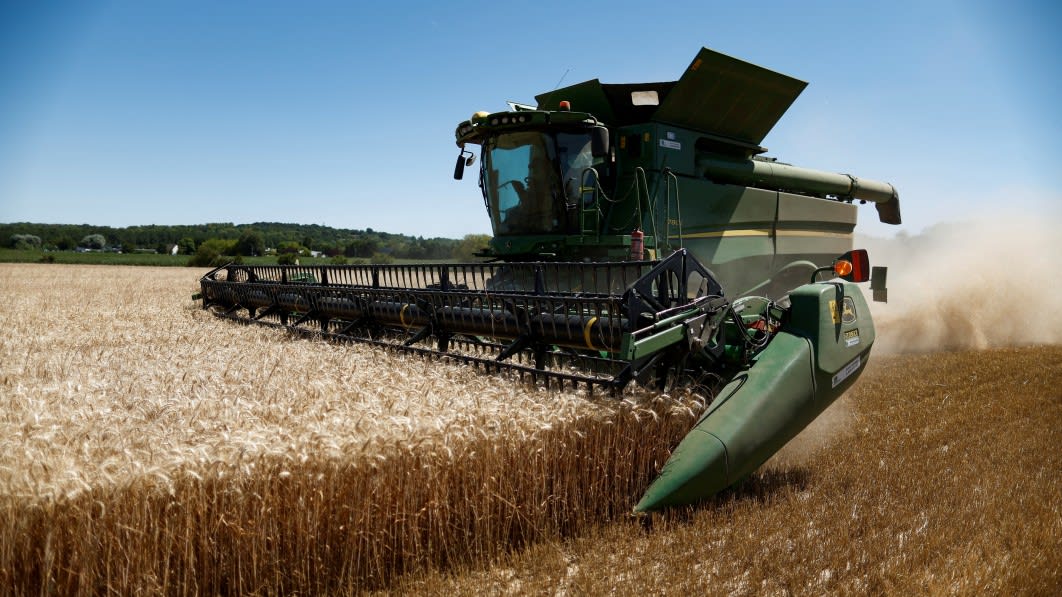 John Deere will let U.S. farmers repair their own equipment
