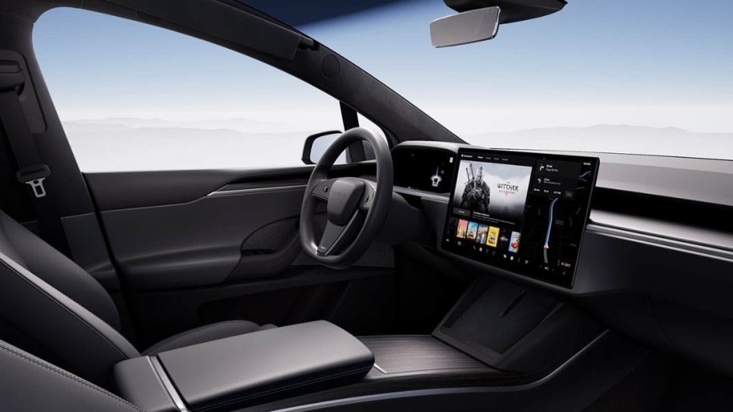 Tesla brings back the steering wheel for the Model S and the Model X