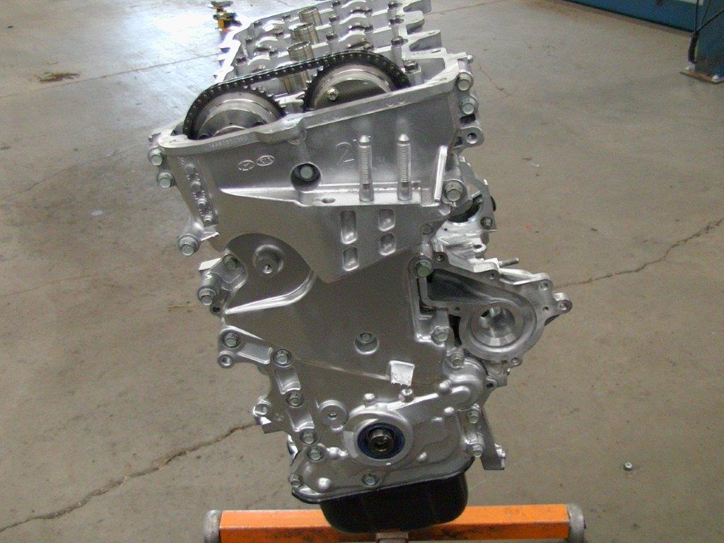 Rebuilt Hyundai Tucson engine side view